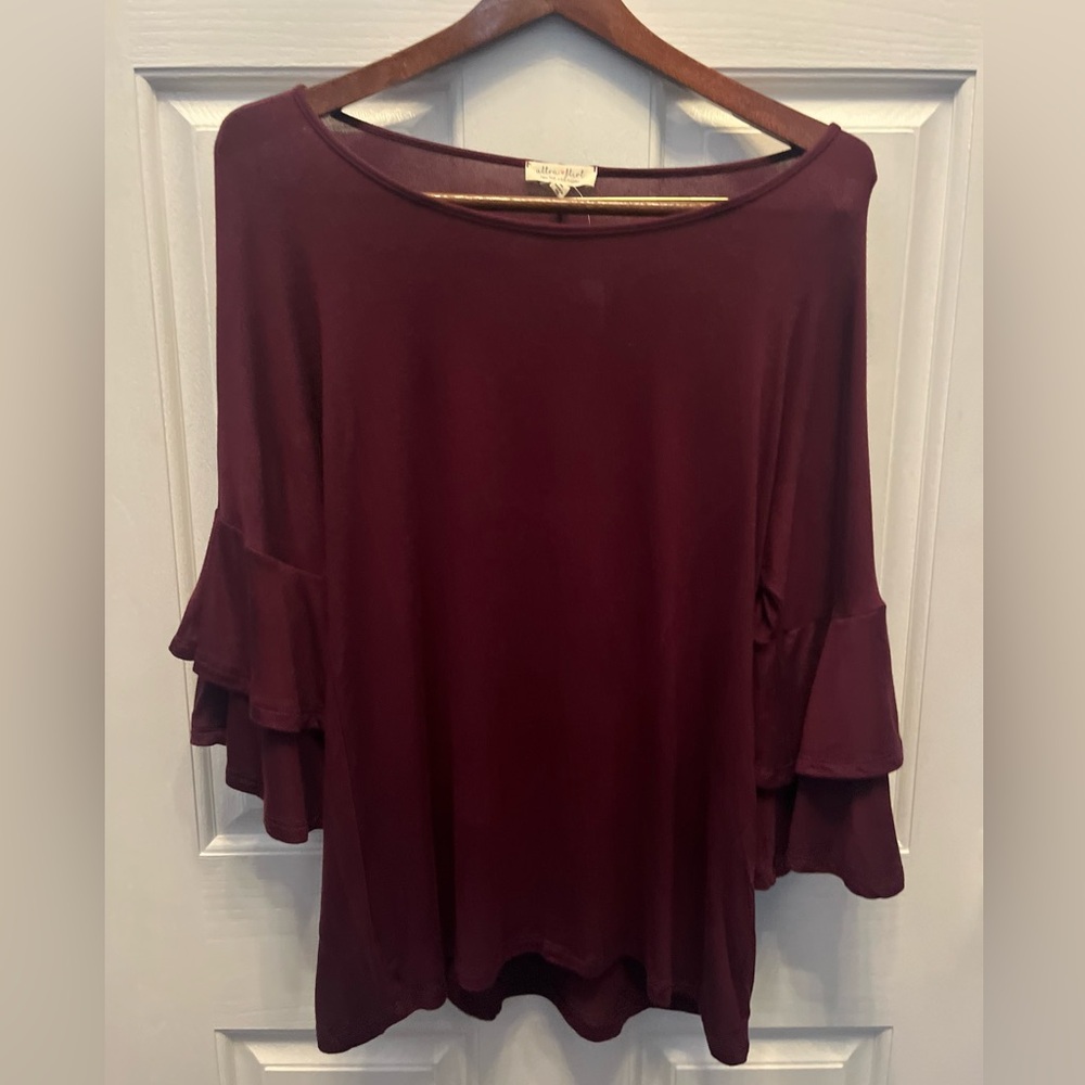 NWT ULTRA FLIRT JUNIORS RUFFLE TEE- EGGLPLANT- MEDIUM